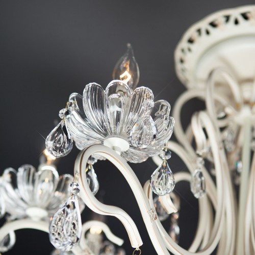 Потолочная люстра Eurosvet 12205/8 белый