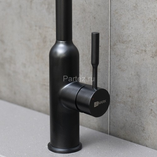 Смеситель Lemark Expert LM5079BL для кухни с поворотным изливом