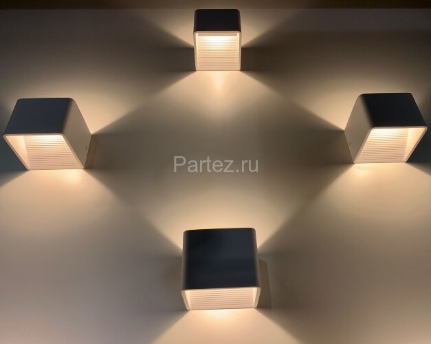 Настенный светильник Elektrostandard MRL LED 1060 белый